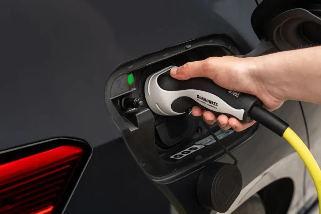 nuevo cupra born vz gris timanfaya 2027 madrid 35 Motor16