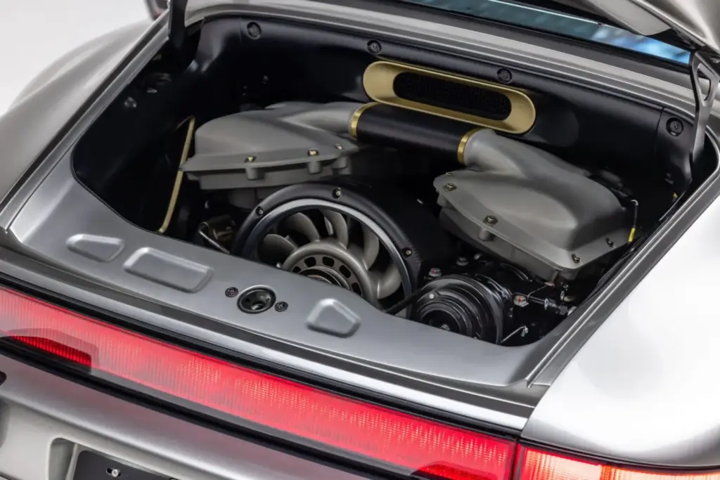 porsche 911 turbo 964 singer classic turbo restomod subasta venta precio 13 Motor16