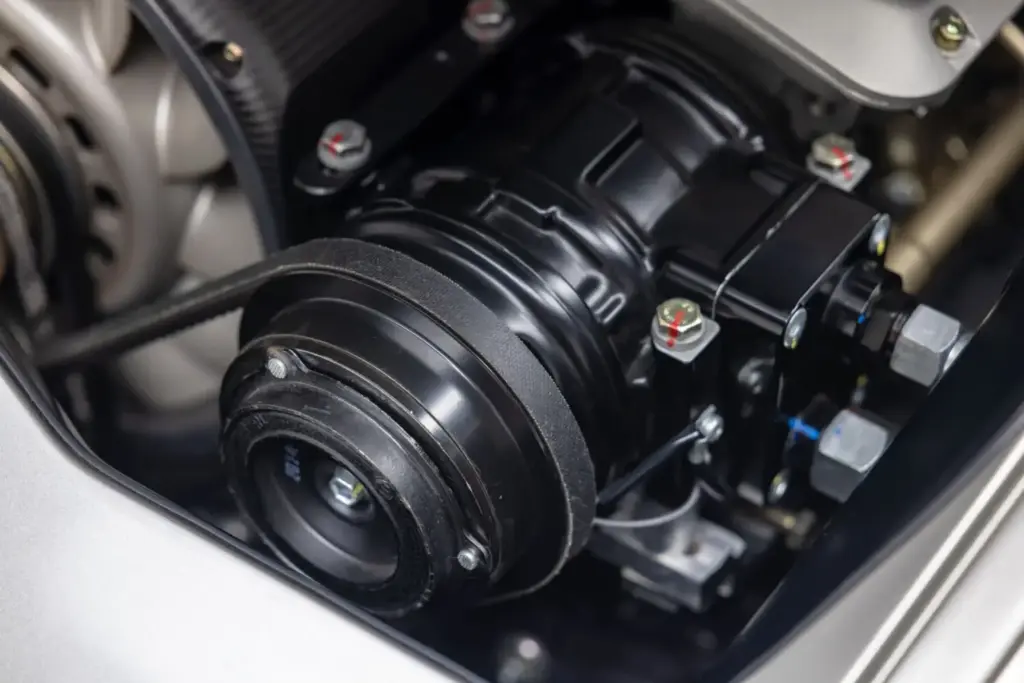 porsche 911 turbo 964 singer classic turbo restomod subasta venta precio 18 Motor16