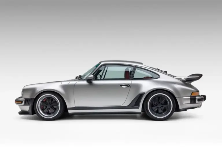 Este Porsche 911 Turbo de Singer es uno de los restomods más deseables sobre la base del 964, y está a la venta 