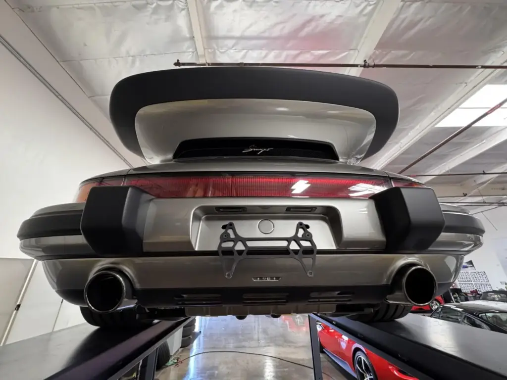 porsche 911 turbo 964 singer classic turbo restomod subasta venta precio 9 Motor16