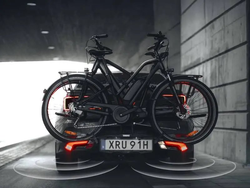 No es barato, pero este portabicicletas con sensor de aparcamiento te puede salvar de más de una estas vacaciones 2 Motor16 portabicicletas con sensor