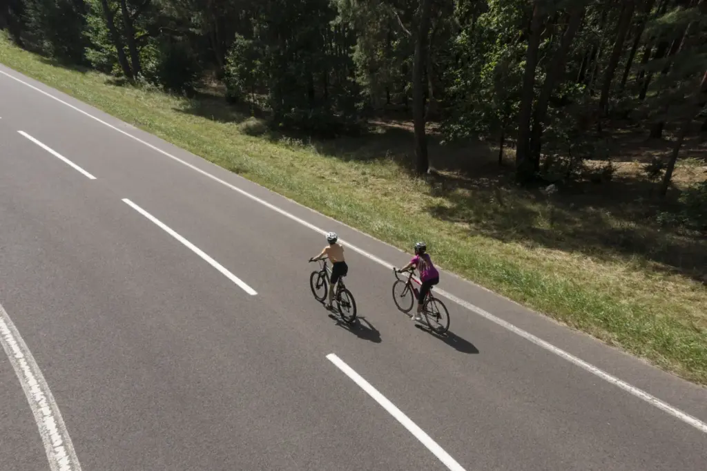 adelantar ciclistas
