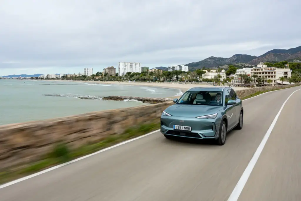 Primera prueba del Geely E5: Eléctrico familiar con 475 km de autonomía y precio ajustado