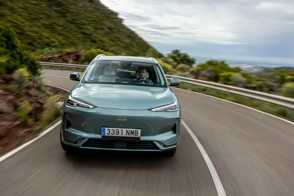 Primera prueba del Geely E5: Eléctrico familiar con 475 km de autonomía y precio ajustado