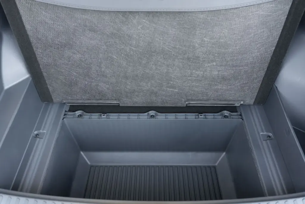 prueba Geely E5 interior 1 Motor16