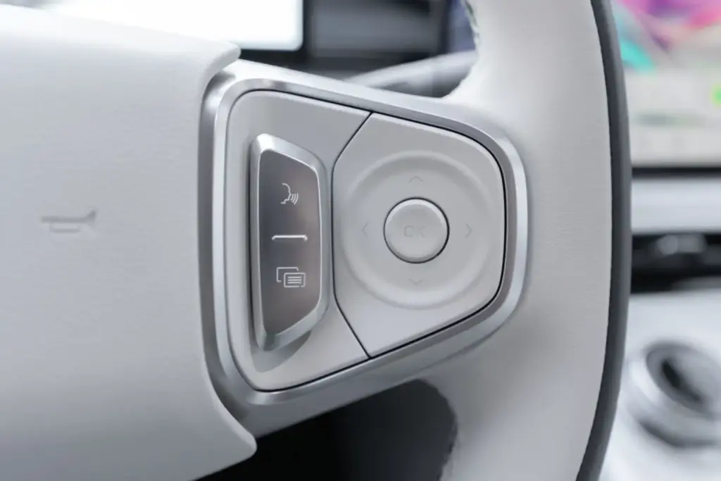 prueba Geely E5 interior 4 Motor16