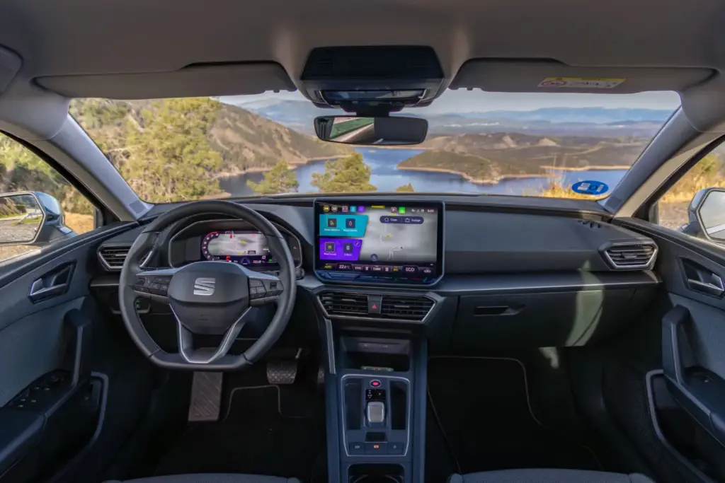 Seat León Sportstourer e-HYBRID Style XL: Damas y caballeros, no enciendan sus motores 2 Motor16 prueba Seat Leon Sportstourer e HYBRID Style XL 15 Motor16