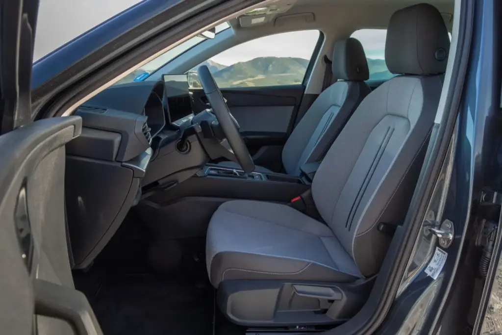 Seat León Sportstourer e-HYBRID Style XL: Damas y caballeros, no enciendan sus motores 5 Motor16 prueba Seat Leon Sportstourer e HYBRID Style XL 16 Motor16