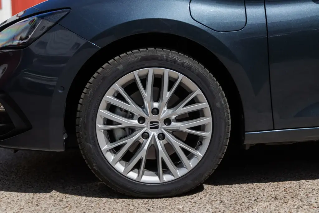 Seat León Sportstourer e-HYBRID Style XL: Damas y caballeros, no enciendan sus motores 35 Motor16 Seat León Sportstourer e-HYBRID Style XL: Damas y caballeros, no enciendan sus motores