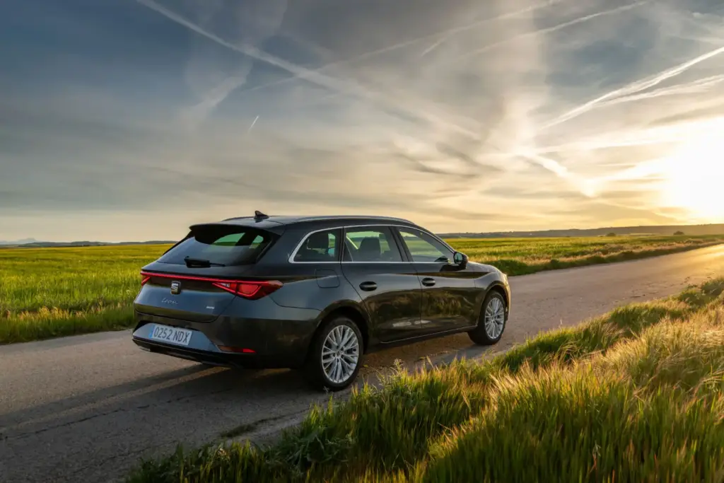 Seat León Sportstourer e-HYBRID Style XL: Damas y caballeros, no enciendan sus motores 32 Motor16 Seat León Sportstourer e-HYBRID Style XL: Damas y caballeros, no enciendan sus motores