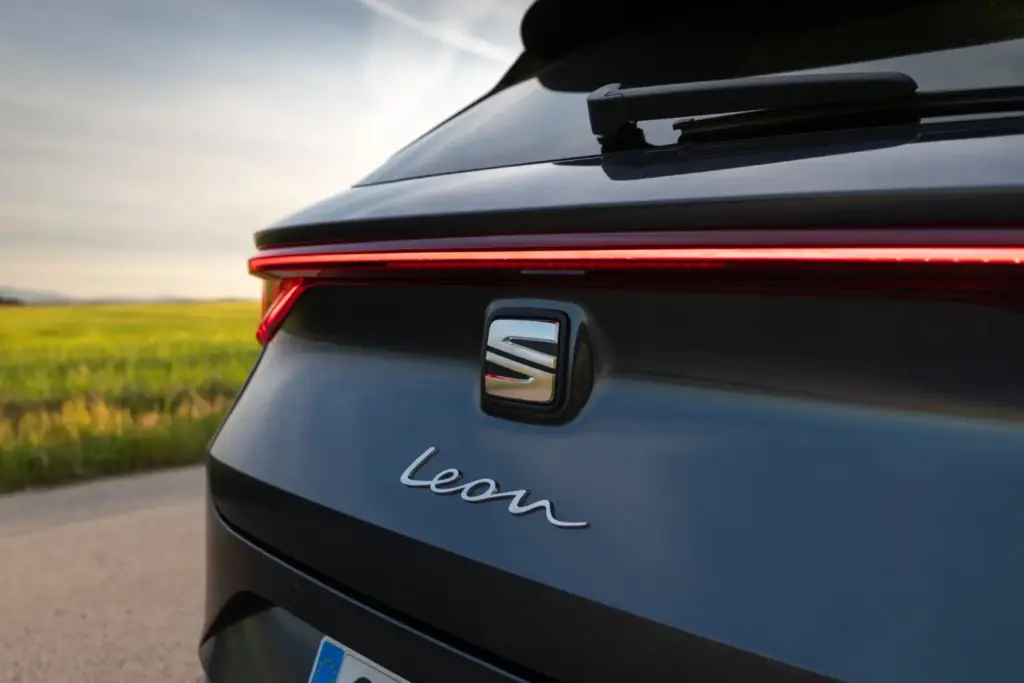 Seat León Sportstourer e-HYBRID Style XL: Damas y caballeros, no enciendan sus motores 40 Motor16 Seat León Sportstourer e-HYBRID Style XL: Damas y caballeros, no enciendan sus motores