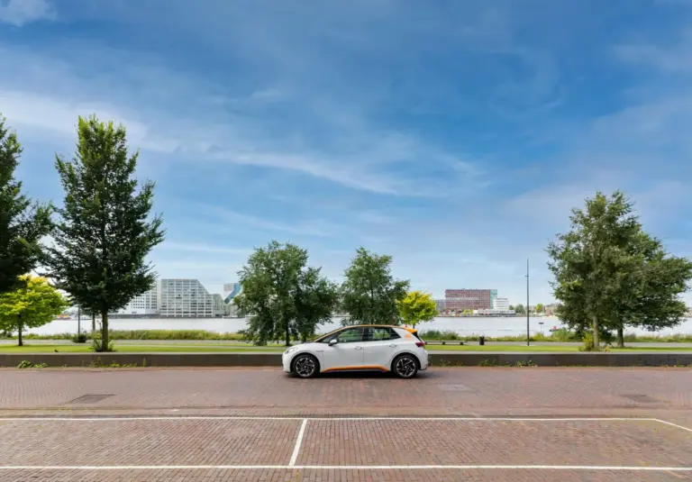 El renting dispara su crecimiento en 2026 y roza los 107.000 coches