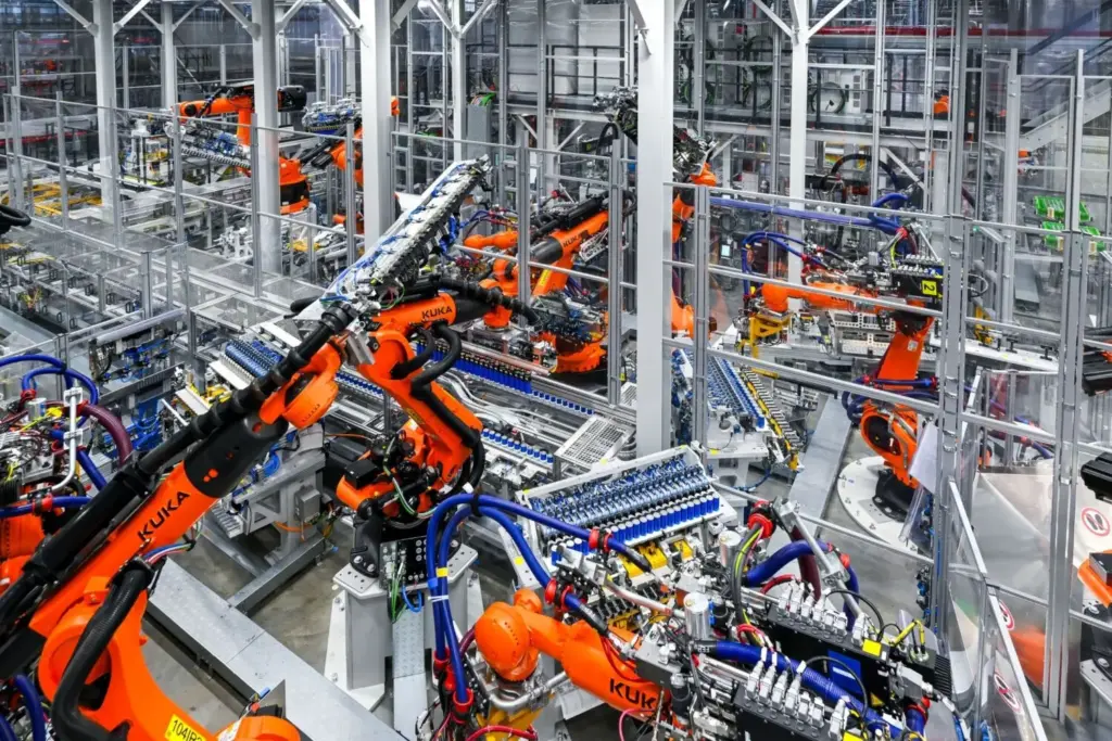 robot fabrica bmw 1 Motor16