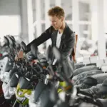 Seguro de moto: cómo recortar la prima hasta 300 euros al año combinando coberturas y franquicia