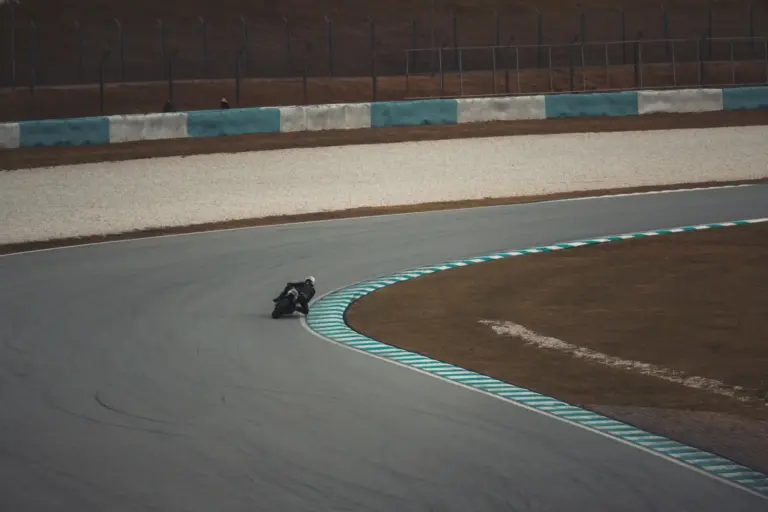 Senna Agius arrasa en Moto2 y llama a la puerta de MotoGP