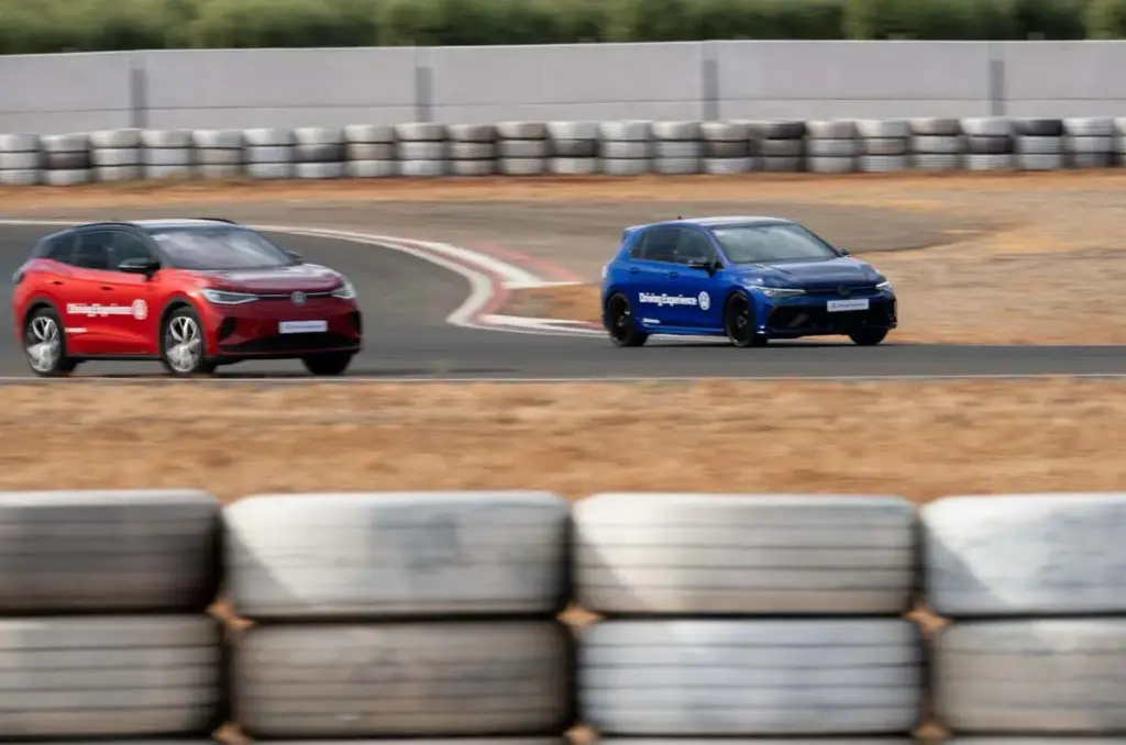 Volkswagen Driving Experience: prueba en circuito un Golf R o un GTI desde 70 € 1 Motor16 volkswagen driving experience 2 Motor16
