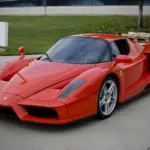 Las acciones de Ferrari caen un 6% en Bolsa tras la presentación del Luce