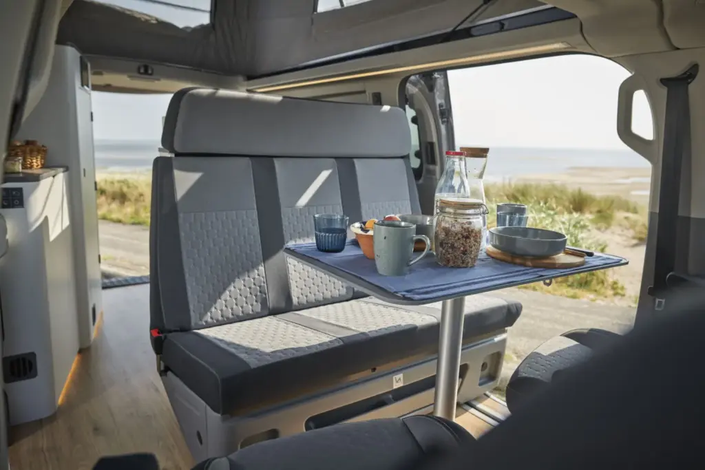 Ford Nugget o los 40 años de la Transit convertida en autocaravana 6 Motor16 2024FordTransitNuggetLWBTitanium 7 new finish rear Motor16