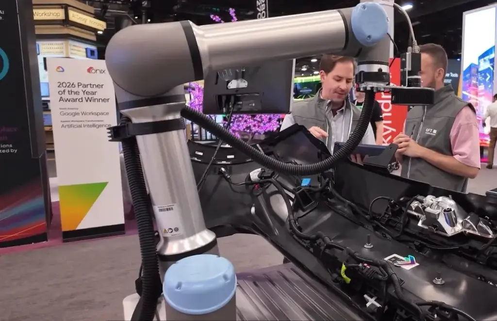 2026 GFT Technologies robot coche. Imagen brazo.