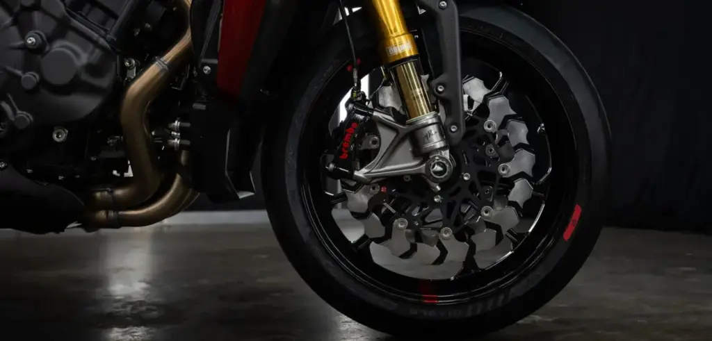 ABT se cansa de preparar Audi, Cupra, Lamborghini o Seat y se pasa a las dos ruedas 22 Motor16 2026 ABT MV Agusta Brutale 1000 19 Motor16