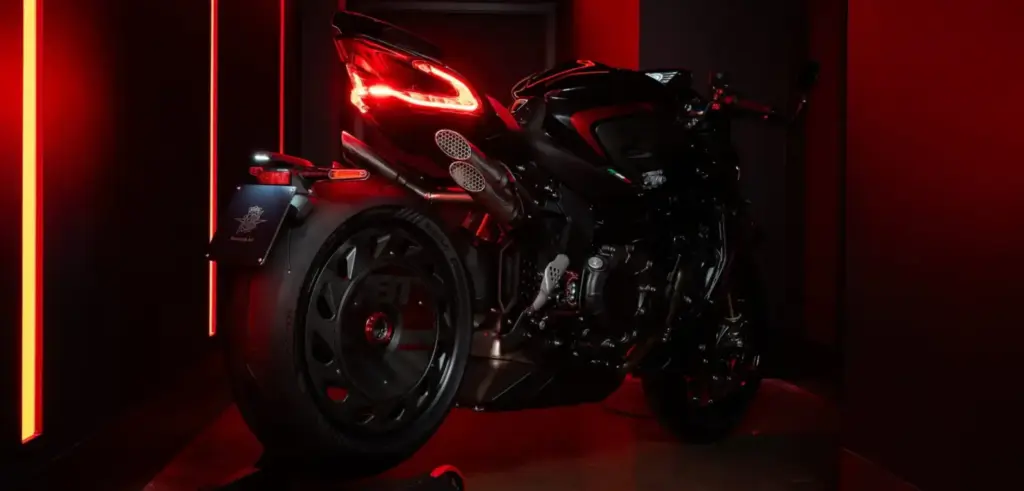 ABT se cansa de preparar Audi, Cupra, Lamborghini o Seat y se pasa a las dos ruedas 11 Motor16 2026 ABT MV Agusta Brutale 1000 6 Motor16
