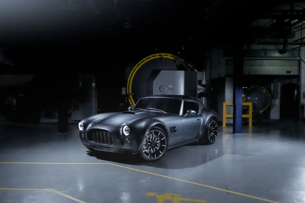 GT Coupé: AC Cars le ha puesto techo fijo al legendario Cobra para crear esta joya con 720 CV 11 Motor16 2026 AC Cobra GT Coupe 3 Motor16
