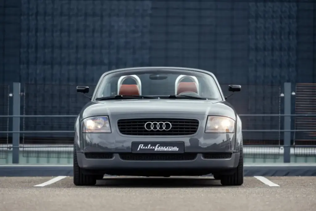 Autoforma segna l'Audi TT con cui è stata forgiata la leggenda Roadster di questa vettura sportiva 6 Motor16 2026 Audi TT Roadster Autoforma 1 Motore16