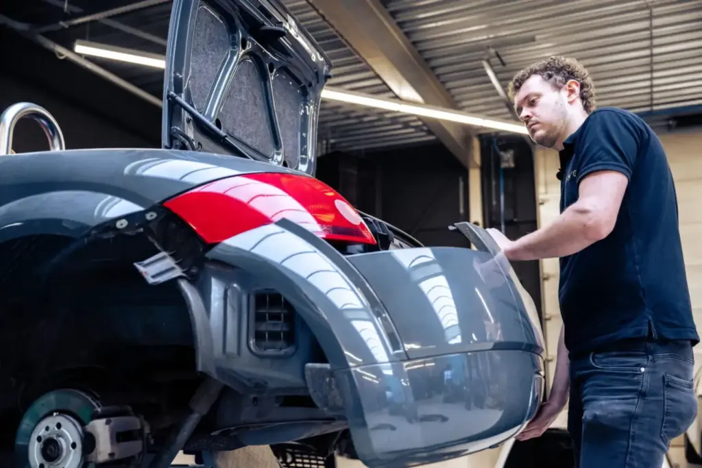 Autoforma segna l'Audi TT con cui è stata forgiata la leggenda Roadster di questa vettura sportiva 40 Motor16 2026 Audi TT Roadster Autoforma 35 Motore16