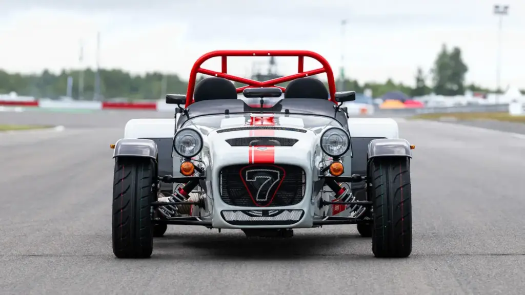 El Caterham Seven se rinde a los encantos del 'Infierno Verde' de Nürburgring 4 Motor16 2026 Caterham Seven Nurburgring Edition 1 Motor16