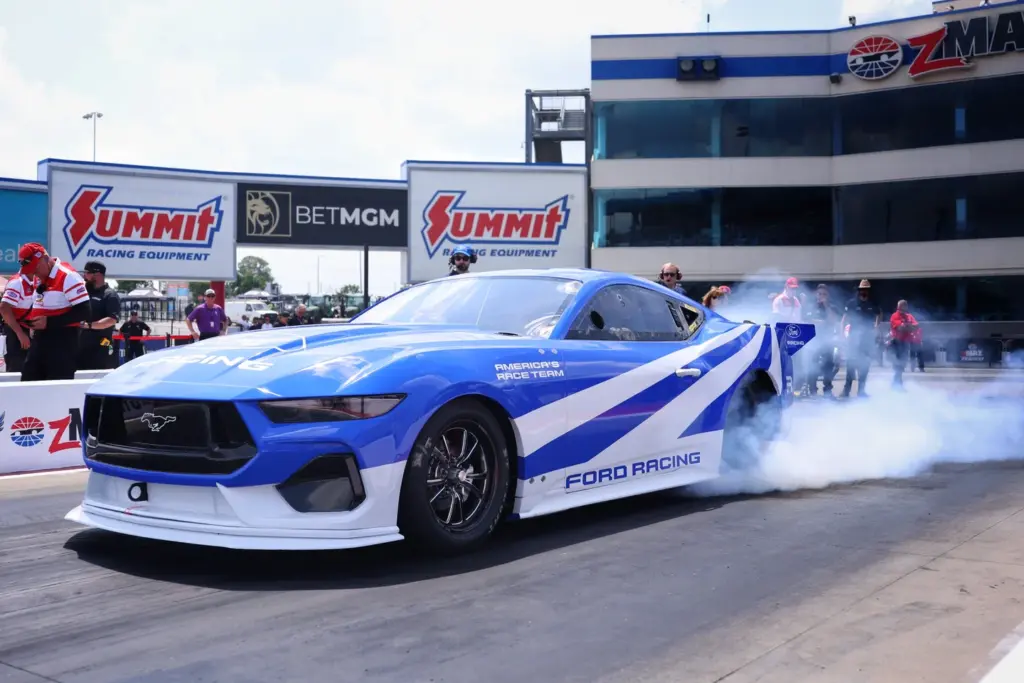 2026 Ford Racing Mustang Cobra Jet 2200. Imagen.