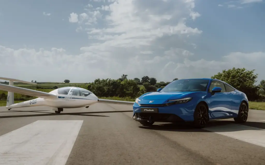 Honda convierte su nuevo Prelude e:HEV en una lanzadera de aviones en toda regla 3 Motor16 2026 Honda Prelude planeador 2 Motor16