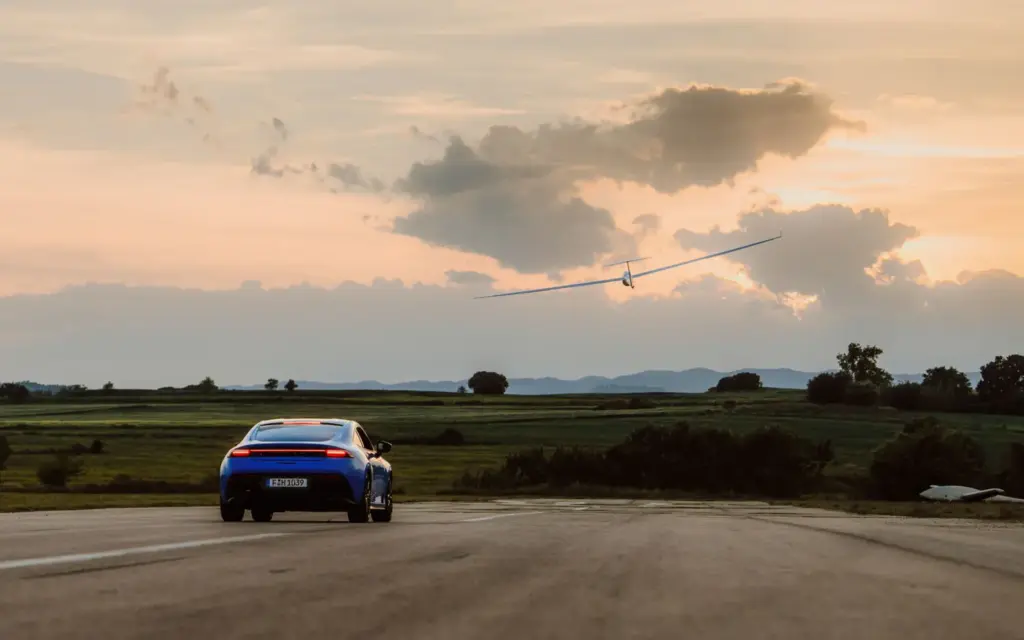 Honda convierte su nuevo Prelude e:HEV en una lanzadera de aviones en toda regla 6 Motor16 2026 Honda Prelude planeador 4 Motor16