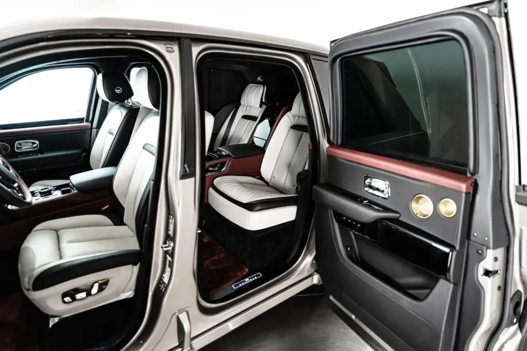 Rolls-Royce Cullinan Series II: El SUV acorazado más lujoso del mundo 2 Motor16 2026 INKAS Rolls-Royce Cullinan Series II. Imagen interior.