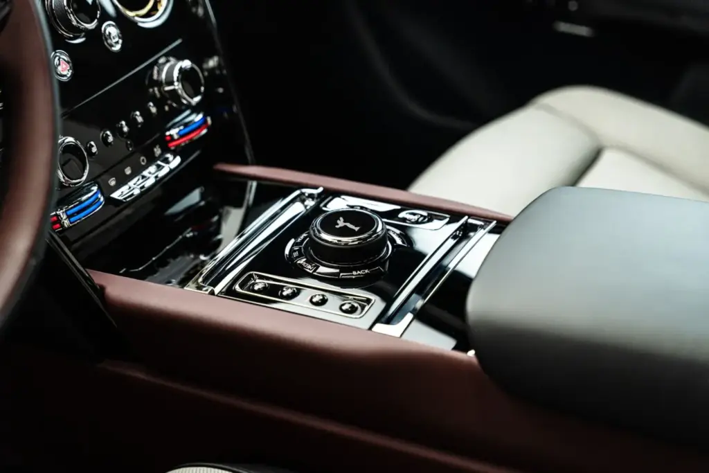 Rolls-Royce Cullinan Series II: El SUV acorazado más lujoso del mundo 22 Motor16 2026 Inkas Rolls Royce Cullinan Blindado 16 Motor16