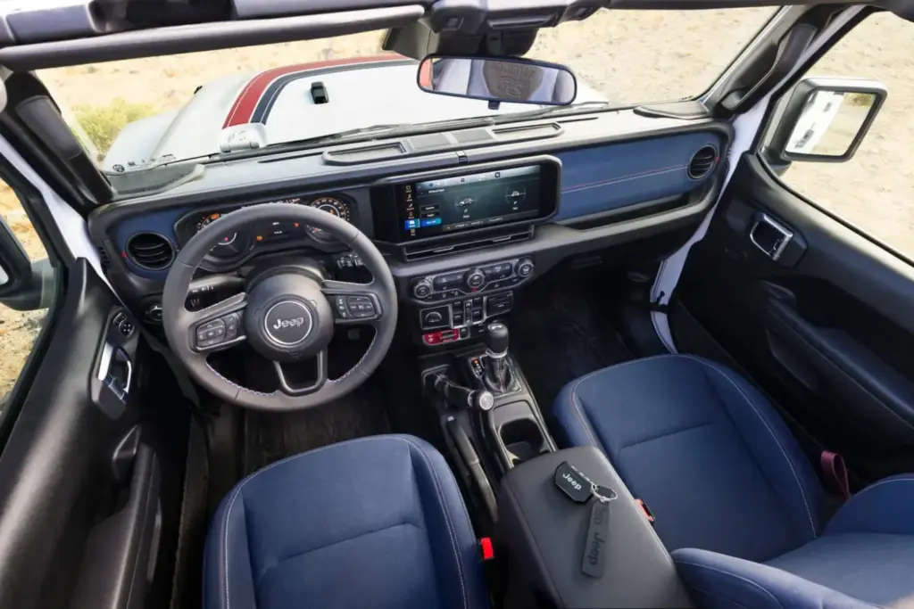 Jeep se marca el Wrangler que hubiera querido conducir el Capitán América 2 Motor16 2026 Jeep Wrangler America250 Edition. Imagen interior.