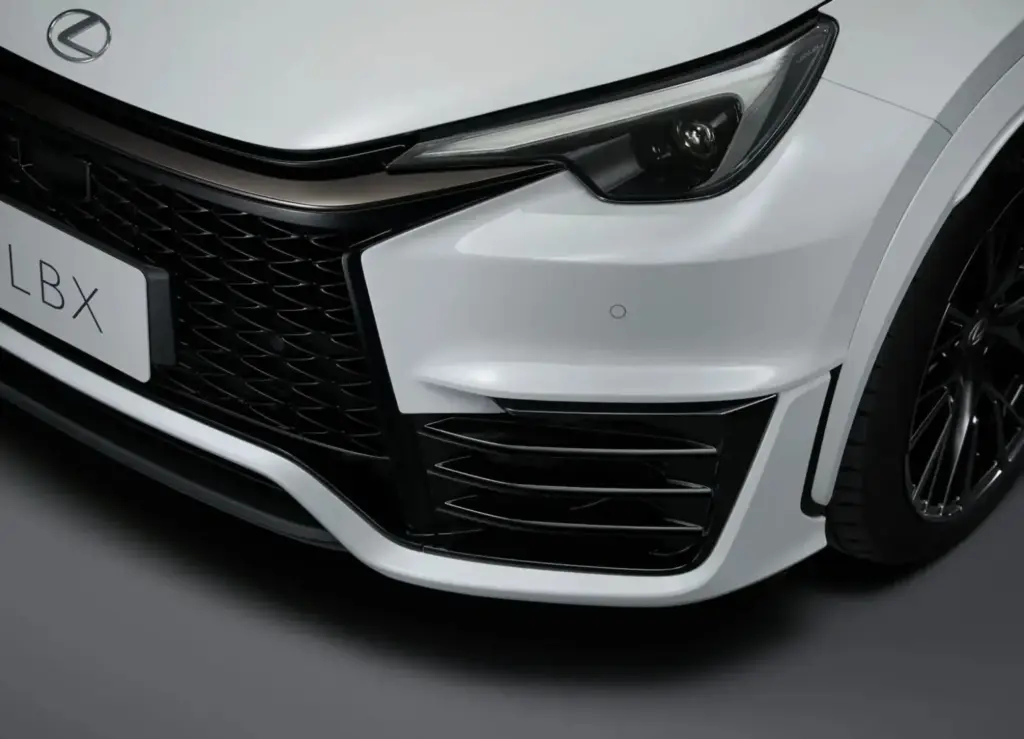 Lexus pone al día el LBX más salvaje y soñado por Toyoda... que no Toyota 8 Motor16 2026 Lexus LBX Morizo RR 7 Motor16