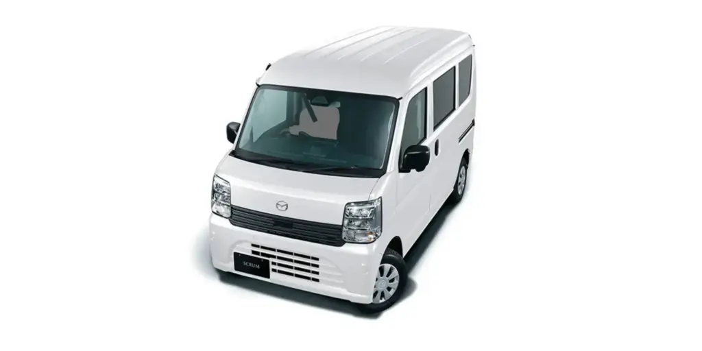 El Mazda más barato que puedes estrenar tiene tracción trasera y cambio manual. Pero no es lo que piensas 1 Motor16 2026 Mazda Scrum Van. Imagen delantera.