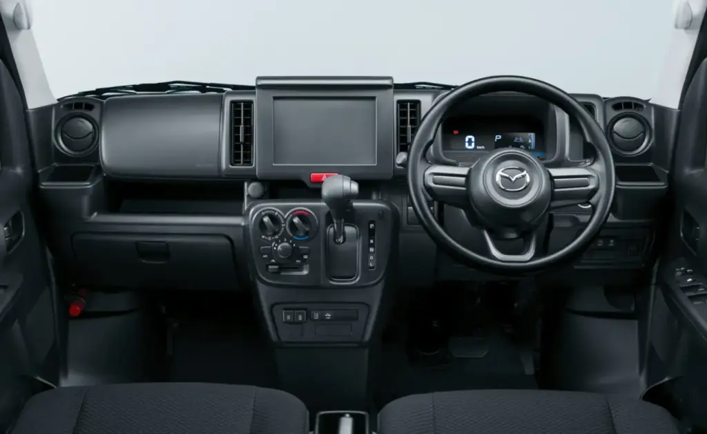 El Mazda más barato que puedes estrenar tiene tracción trasera y cambio manual. Pero no es lo que piensas 10 Motor16 2026 Mazda Scrum Van 5 Motor16