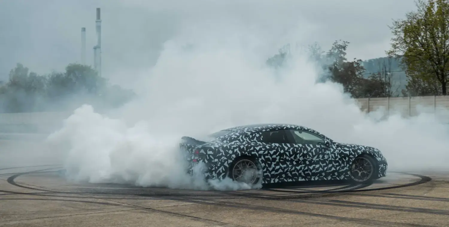 2026 Mercedes-AMG GT 4 EV. Teaser. Imagen portada.