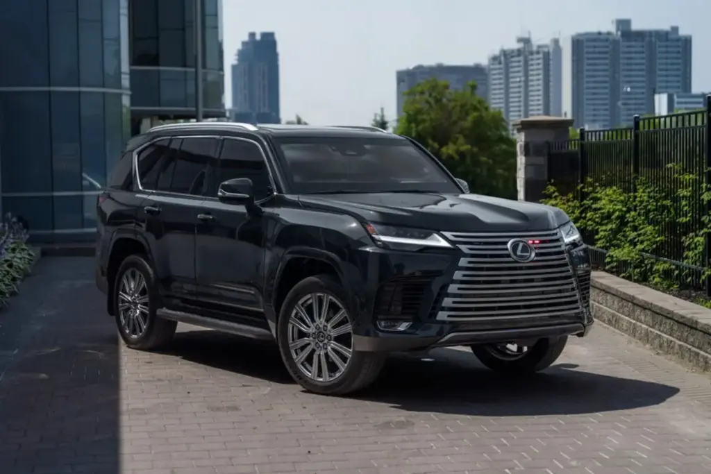 Un Lexus LX 'del montón' parece. Un auténtico búnker con ruedas, es 3 Motor16 2026 Miami Armored Lexus LX 700h. Imagen delantera.