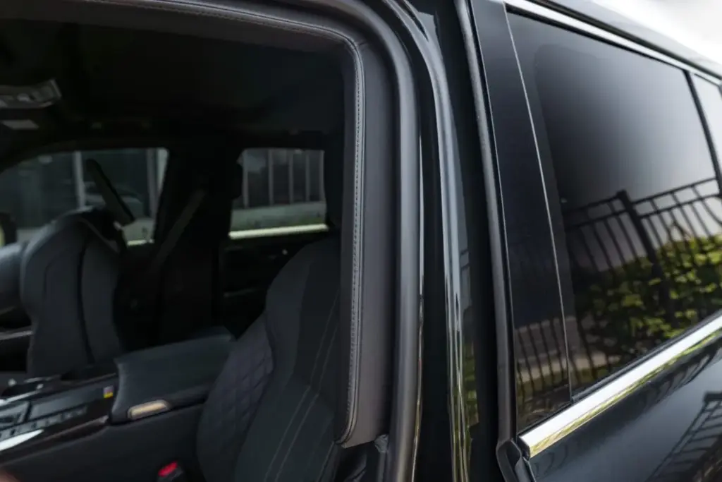 Un Lexus LX 'del montón' parece. Un auténtico búnker con ruedas, es 23 Motor16 2026 Miami Armored Lexus LX 700h 13 Motor16