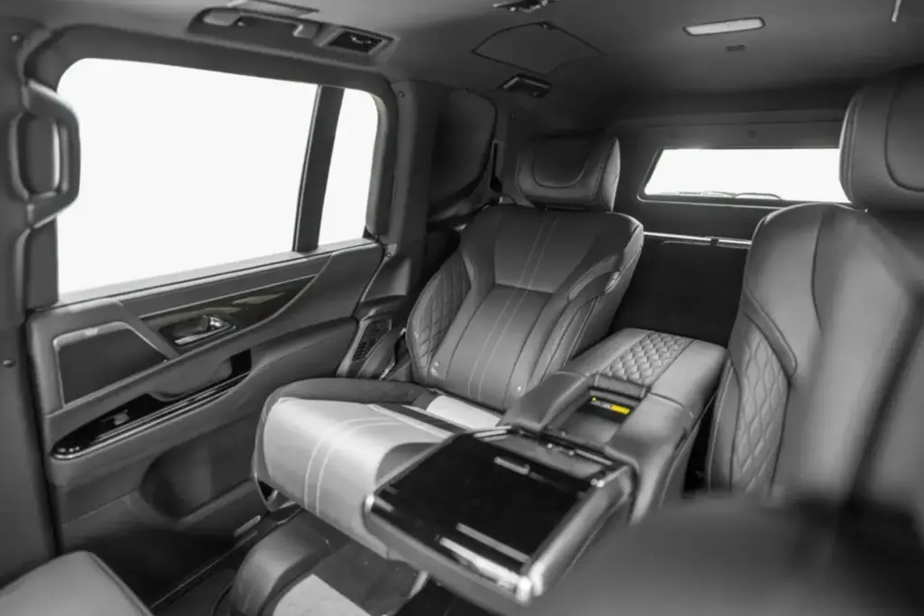 Un Lexus LX 'del montón' parece. Un auténtico búnker con ruedas, es 18 Motor16 2026 Miami Armored Lexus LX 700h 16 Motor16