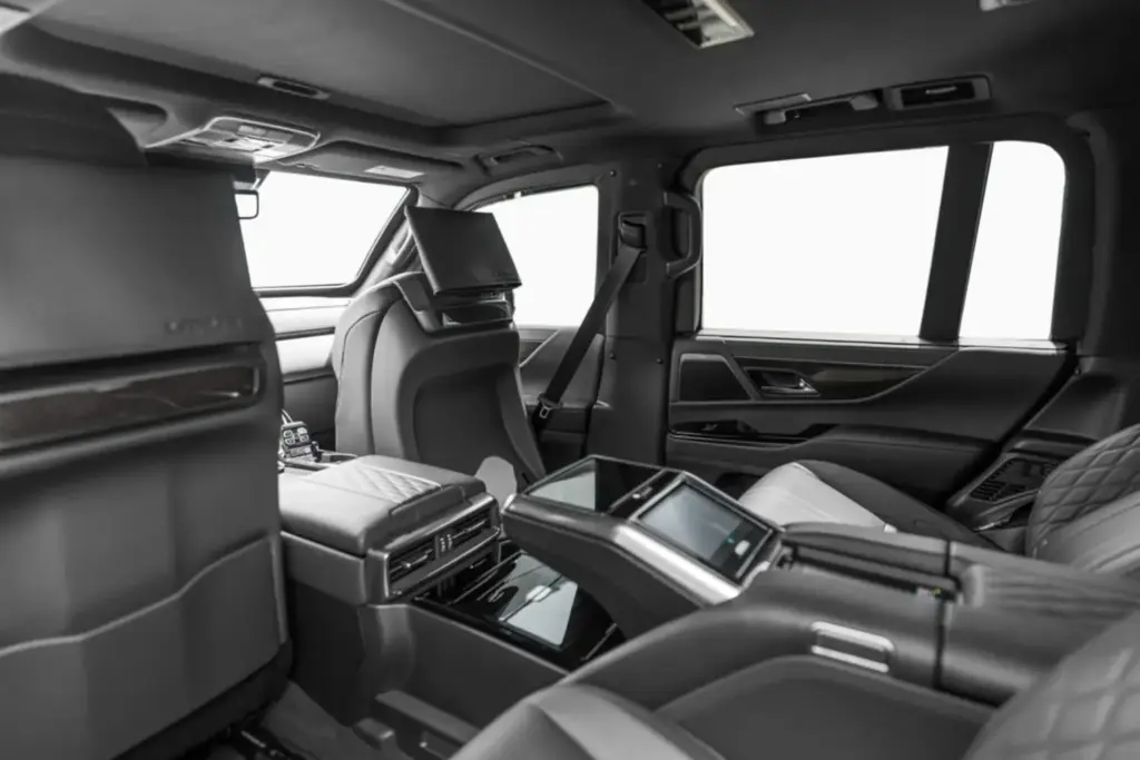 Un Lexus LX 'del montón' parece. Un auténtico búnker con ruedas, es 16 Motor16 2026 Miami Armored Lexus LX 700h 17 Motor16