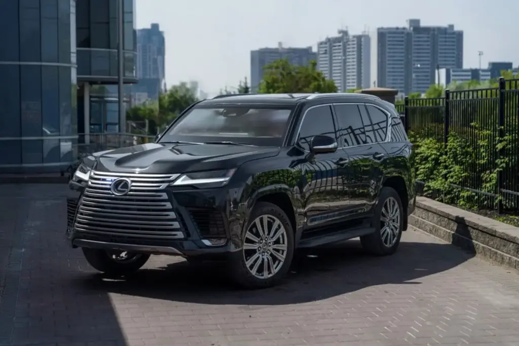 Un Lexus LX 'del montón' parece. Un auténtico búnker con ruedas, es 5 Motor16 2026 Miami Armored Lexus LX 700h 4 Motor16