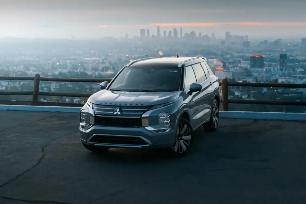 2026 Mitsubishi Outlander Hybrid USA 10 Motor16