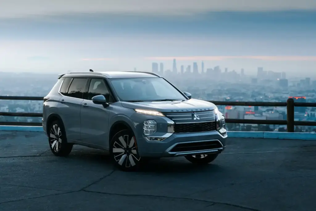 2026 Mitsubishi Outlander Hybrid USA 11 Motor16