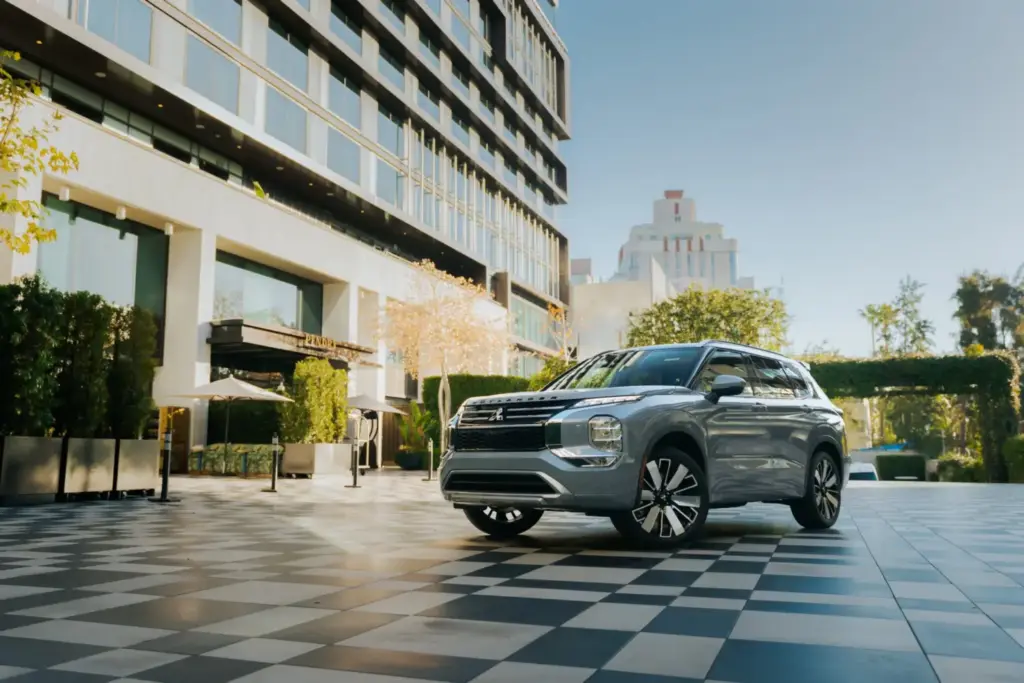 2026 Mitsubishi Outlander Hybrid USA 12 Motor16