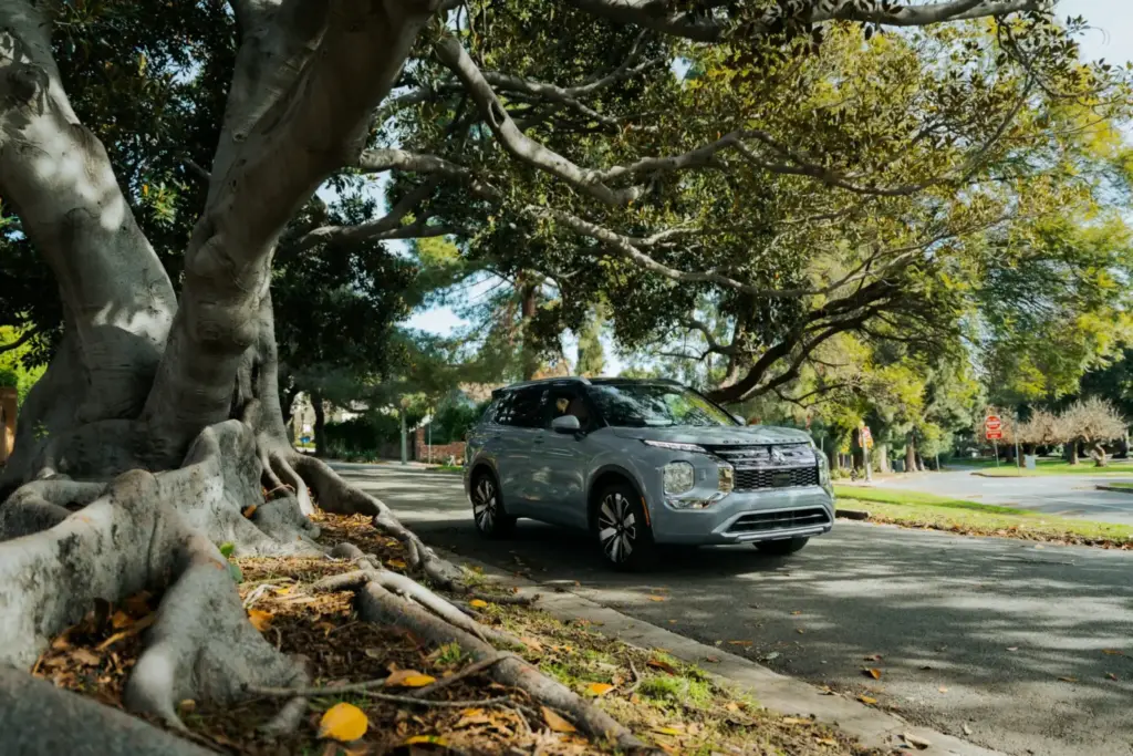 2026 Mitsubishi Outlander Hybrid USA 7 Motor16