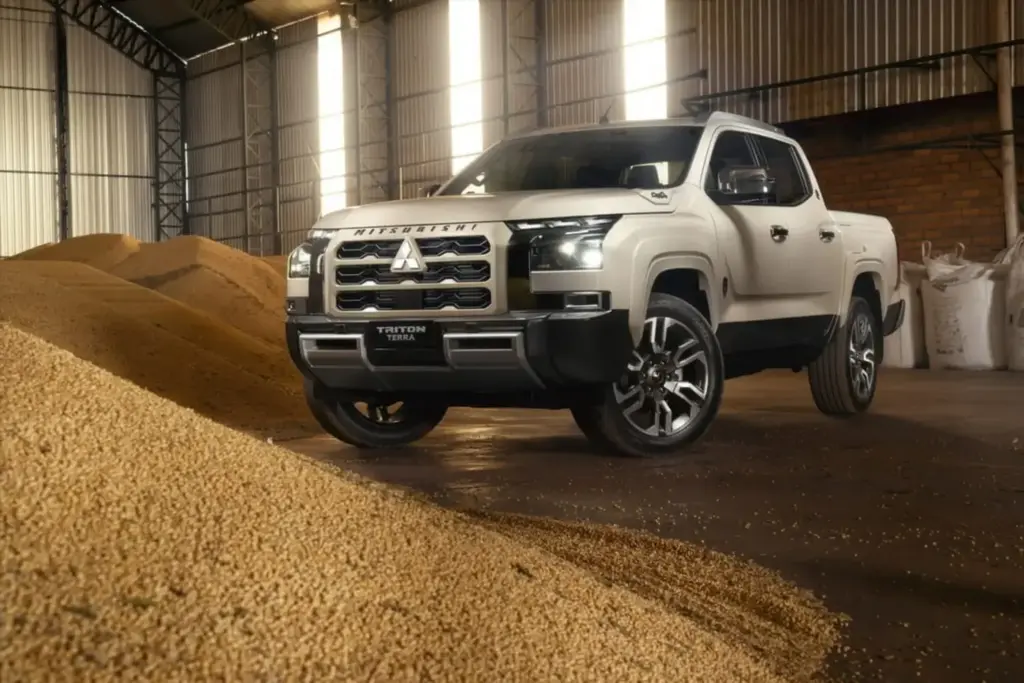 Mitsubishi se marca un pick-up para granjeros de postín y con 62.380 euros de presupuesto 8 Motor16 2026 Mitsubishi Triton Terra 3 Motor16